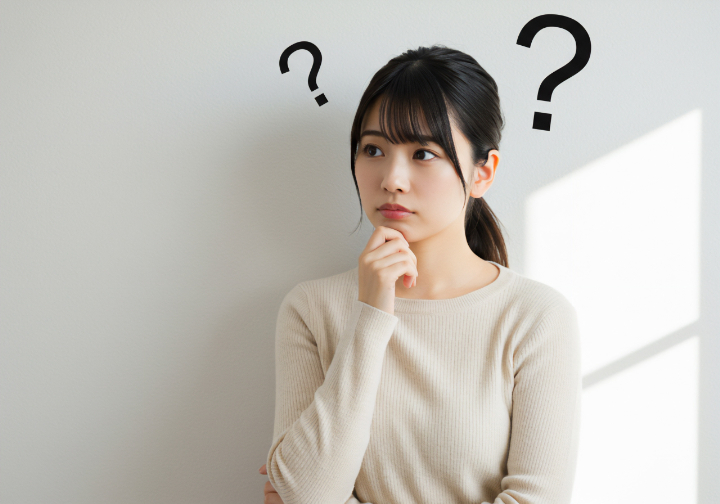 歯医者で行うクリーニングとは何か考える女性