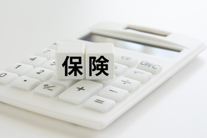 入れ歯は保険適用の対象になるのか説明するイメージ