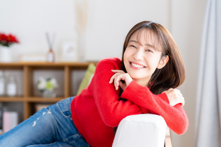 ジルコニアの歯にした笑顔の女性