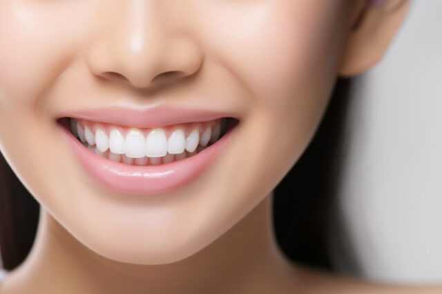 美しいジルコニアの歯の口元のイメージ